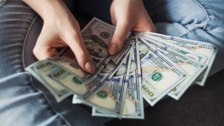 Dinero Dólar