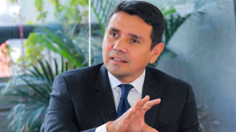 Walter Solís
