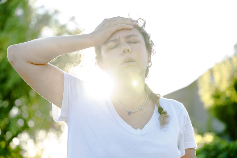mujer con calor