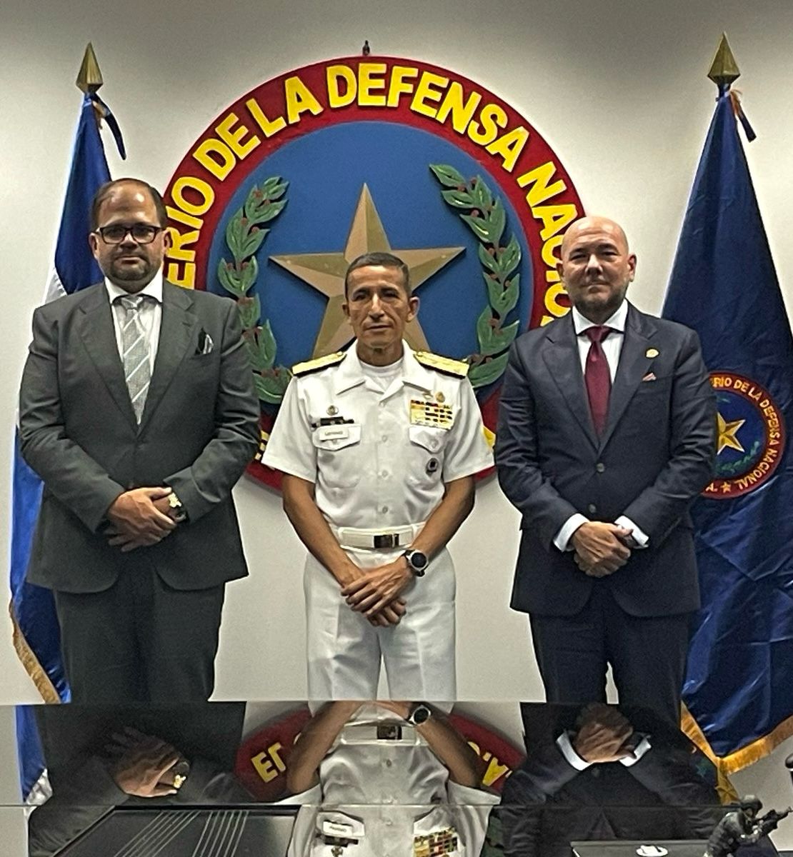 Ministros de Ecuador y El Salvador comparten estrategias contra el crimen organizado