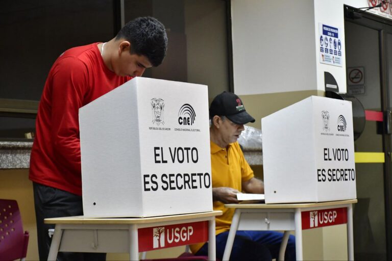 uso-celulares-elecciones-cne
