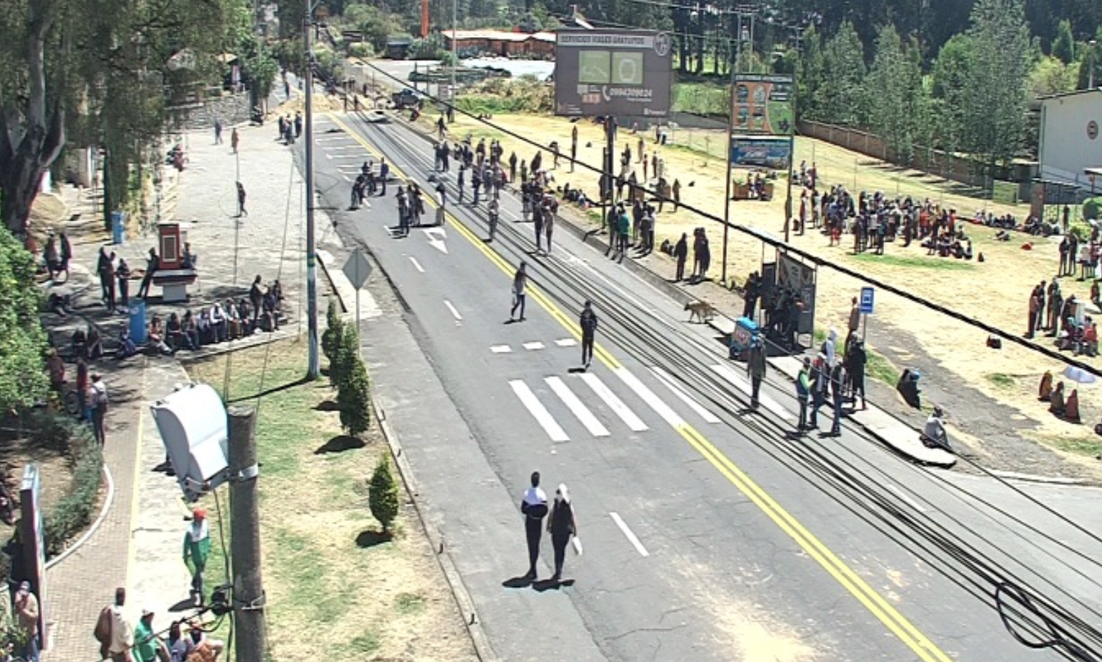 Varias vías del país cerradas y parcialmente habilitadas por paro nacional y deslaves