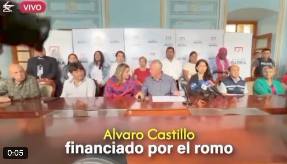 Micrófono traicionero: alcalde de Ibarra lanza insulto en plena crisis del paro