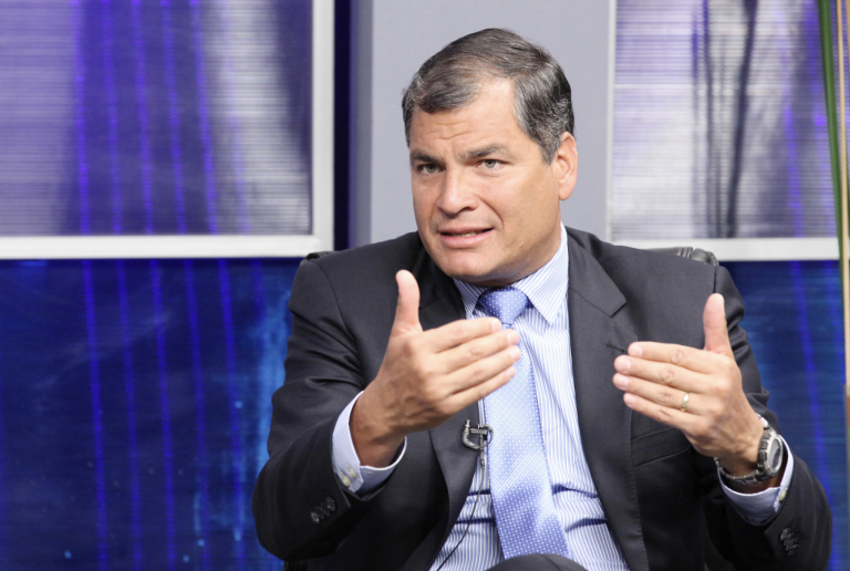 Manabí, 11 marzo 2015.- El Presidente de la República, Rafael Correa, en un diálogo con el canal de televisión local, Oromar. Se abordaron varios temas de interés nacional y se entabló un franco y transparente diálogo. Foto: Eduardo Santillán / Presidencia de la República