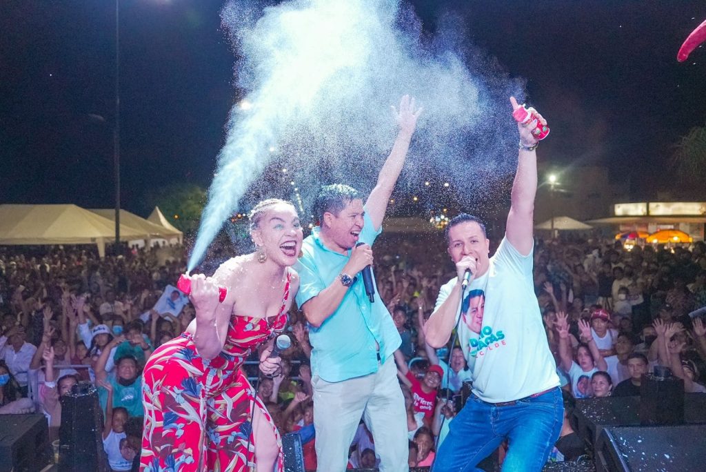 Noboa plantea regla del 70% para forzar más obra pública en municipios y prefecturas