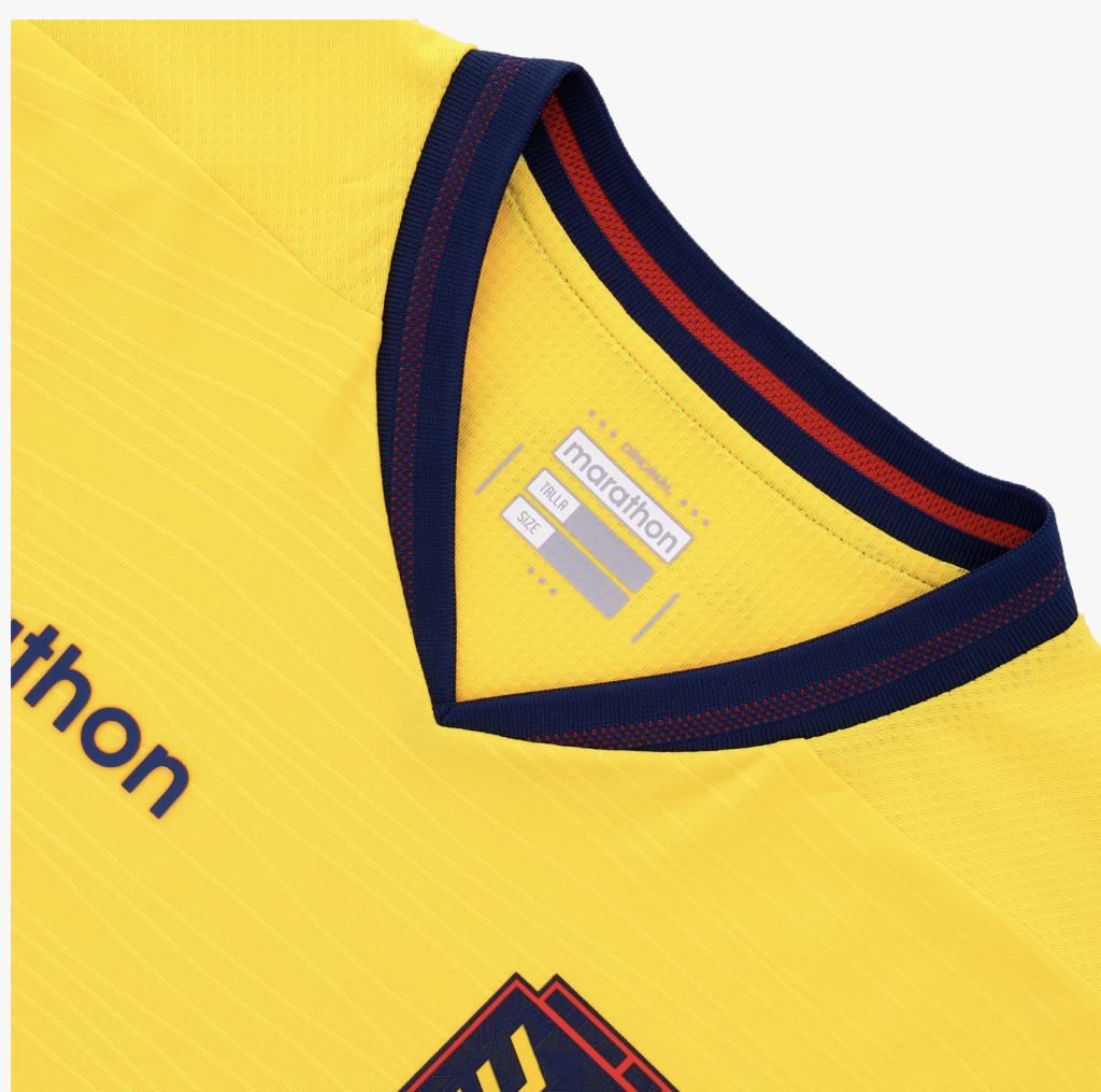 Nueva camiseta detalle cuello