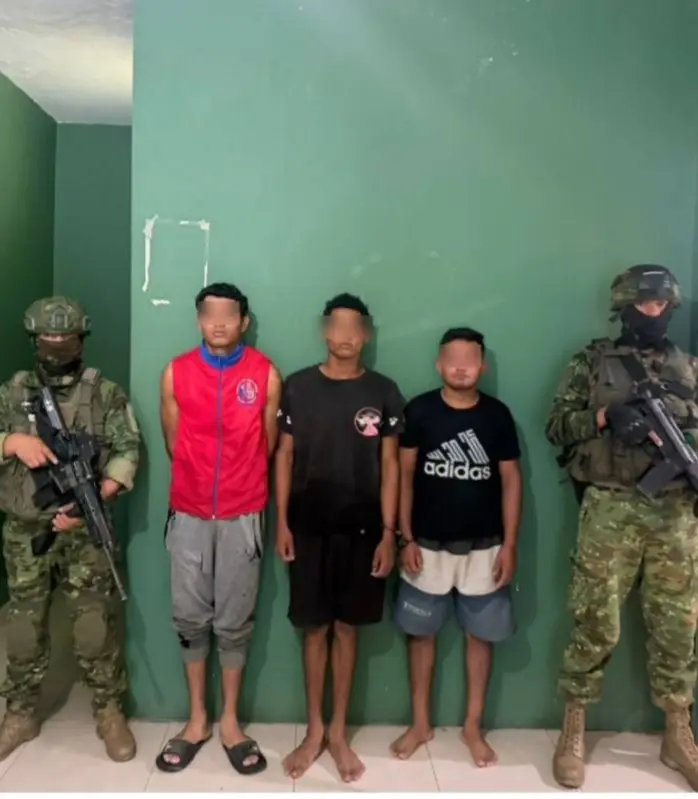 Ciudadanos aprehendidos por el presunto delito de extorsión durante operativos de seguridad.