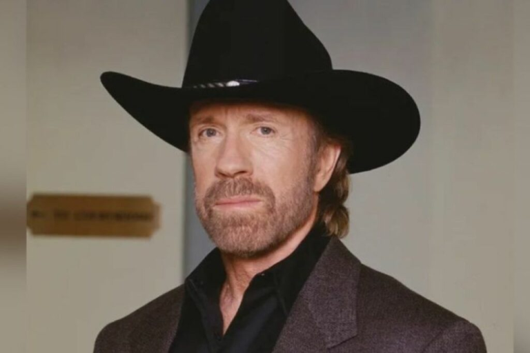 Chuck Norris: Ícono de las artes marciales y estrella de acción.