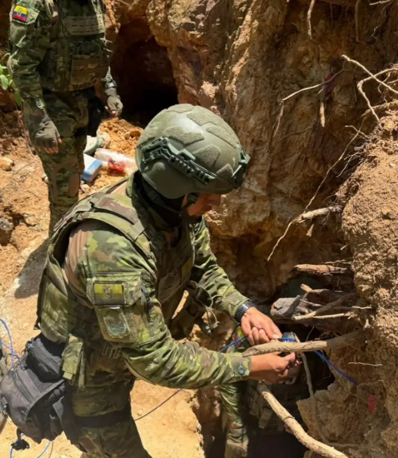 Militar en Operación de minería ilegal en Loja