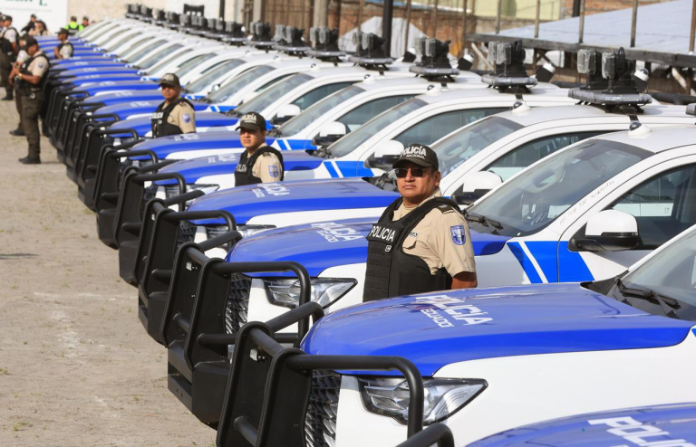190 patrulleros y 10.000 equipos de comunicación para la Policía Nacional