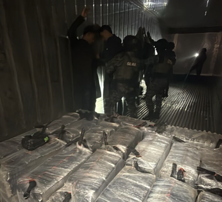 Golpe al narcotráfico en Guayaquil: incautan 1,5 toneladas de droga en terminal portuaria