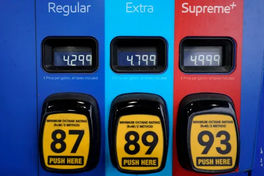 Precios de la gasolina en Estados Unidos suben a US$ 4,12 por galón
