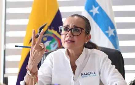 Marcela Aguiñaga renuncia a la Prefectura del Guayas