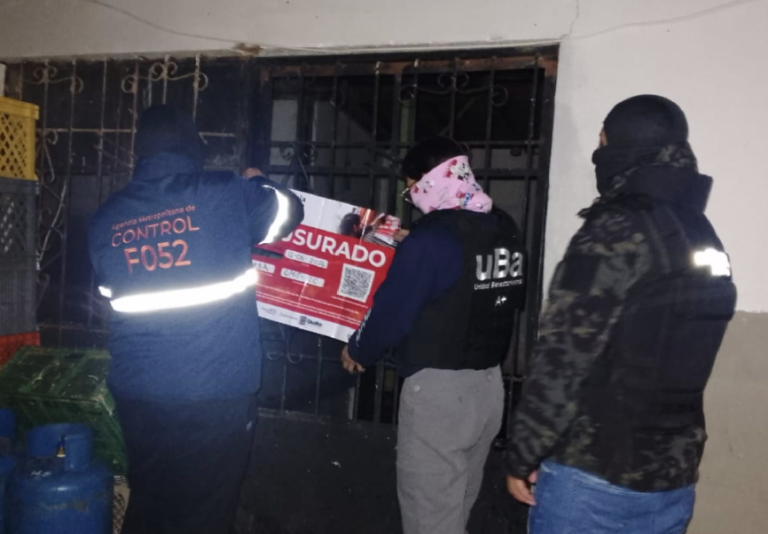 Clausuran camal clandestino que operaba dentro de una vivienda en Calderón