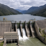 Imagen referencial de una central hidroeléctrica. El Ministerio de Ambiente y Energía aprobó la actualización ambiental del proyecto Hidrosofía, que incrementará su capacidad de generación de 61,5 MW a 90 MW sin ampliar su área de intervención.