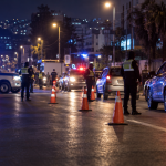 Operativo nocturno de seguridad y control vehicular durante un toque de queda