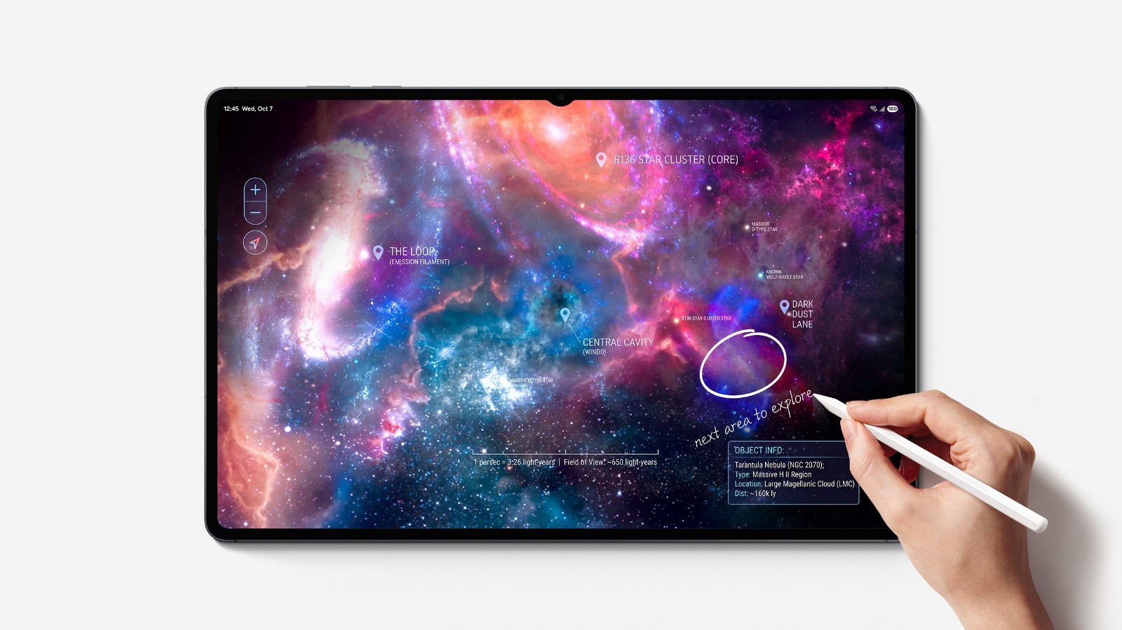 Galaxy Tab S12 con S Pen y una imagen del espacio en pantalla; imagen promocional de Samsung
